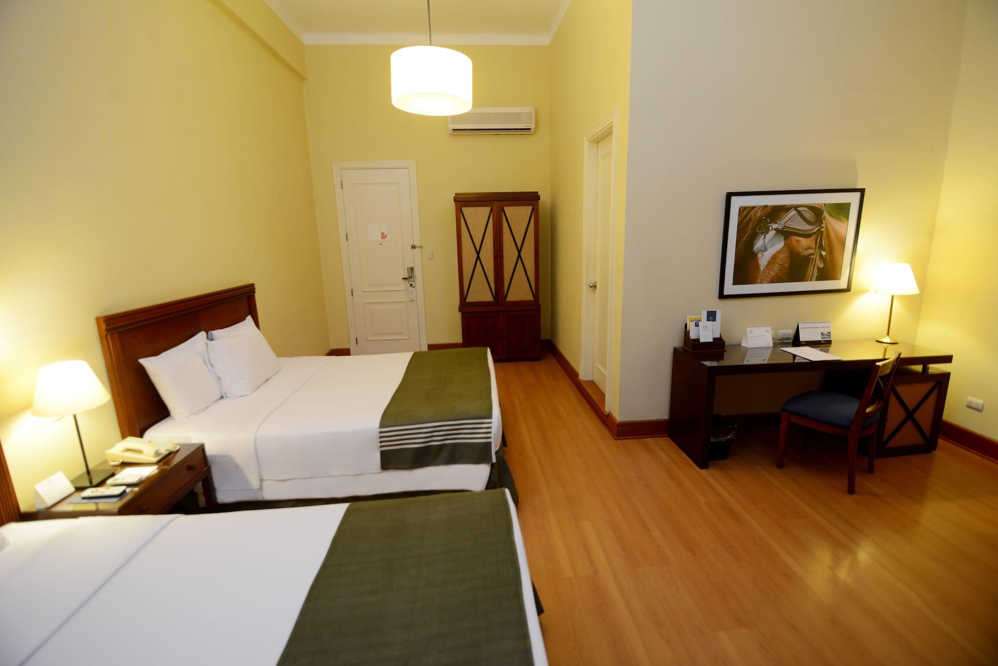 Lp Los Portales Hotel Piura Bagian luar foto