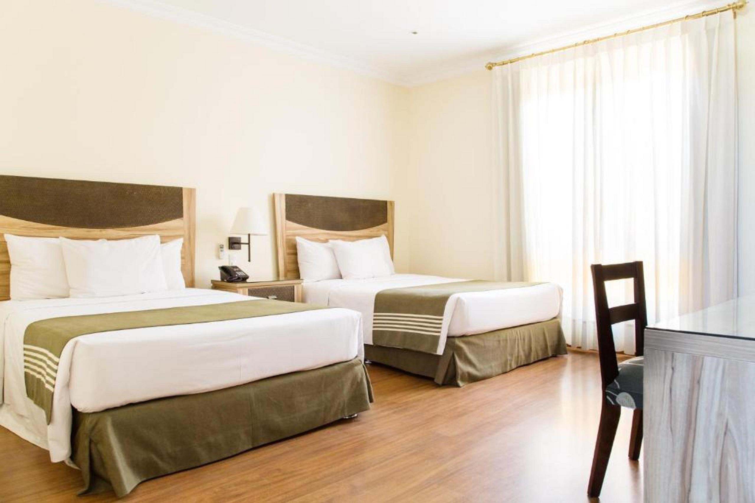 Lp Los Portales Hotel Piura Bagian luar foto