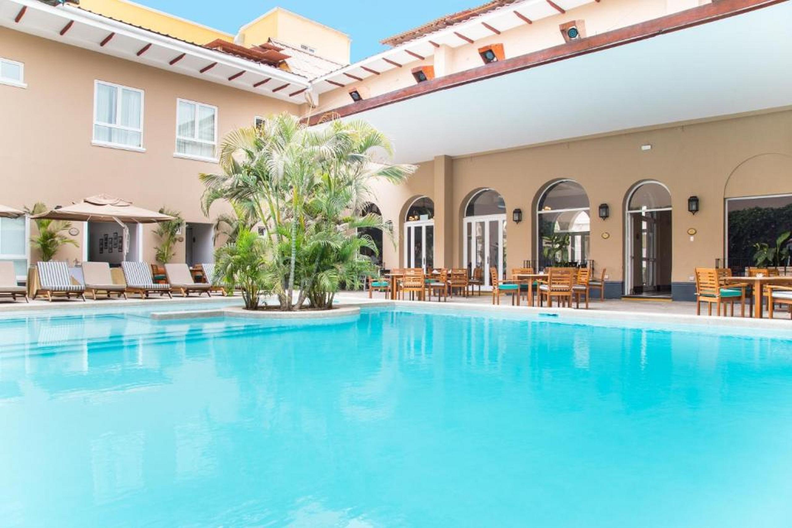 Lp Los Portales Hotel Piura Bagian luar foto