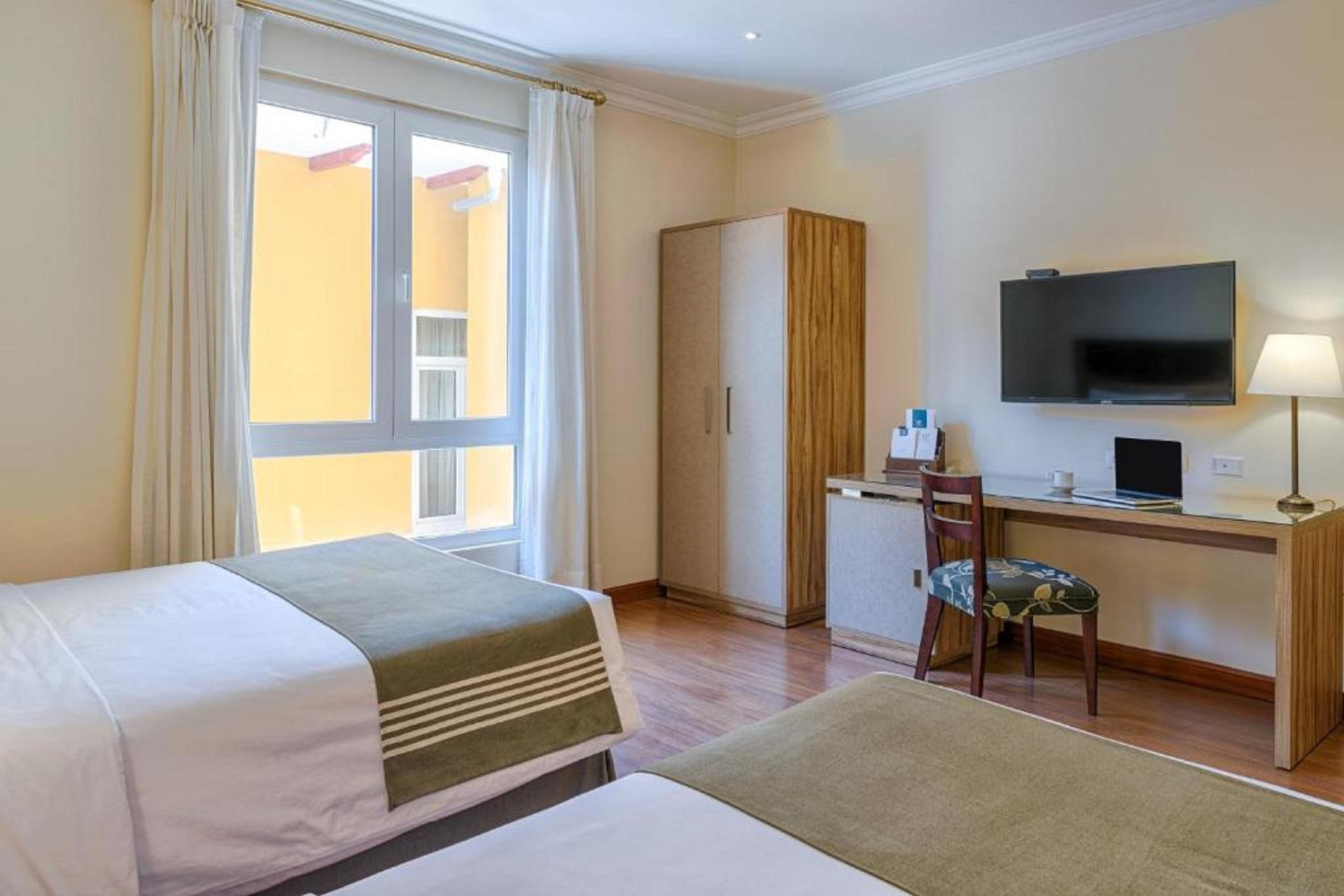 Lp Los Portales Hotel Piura Bagian luar foto