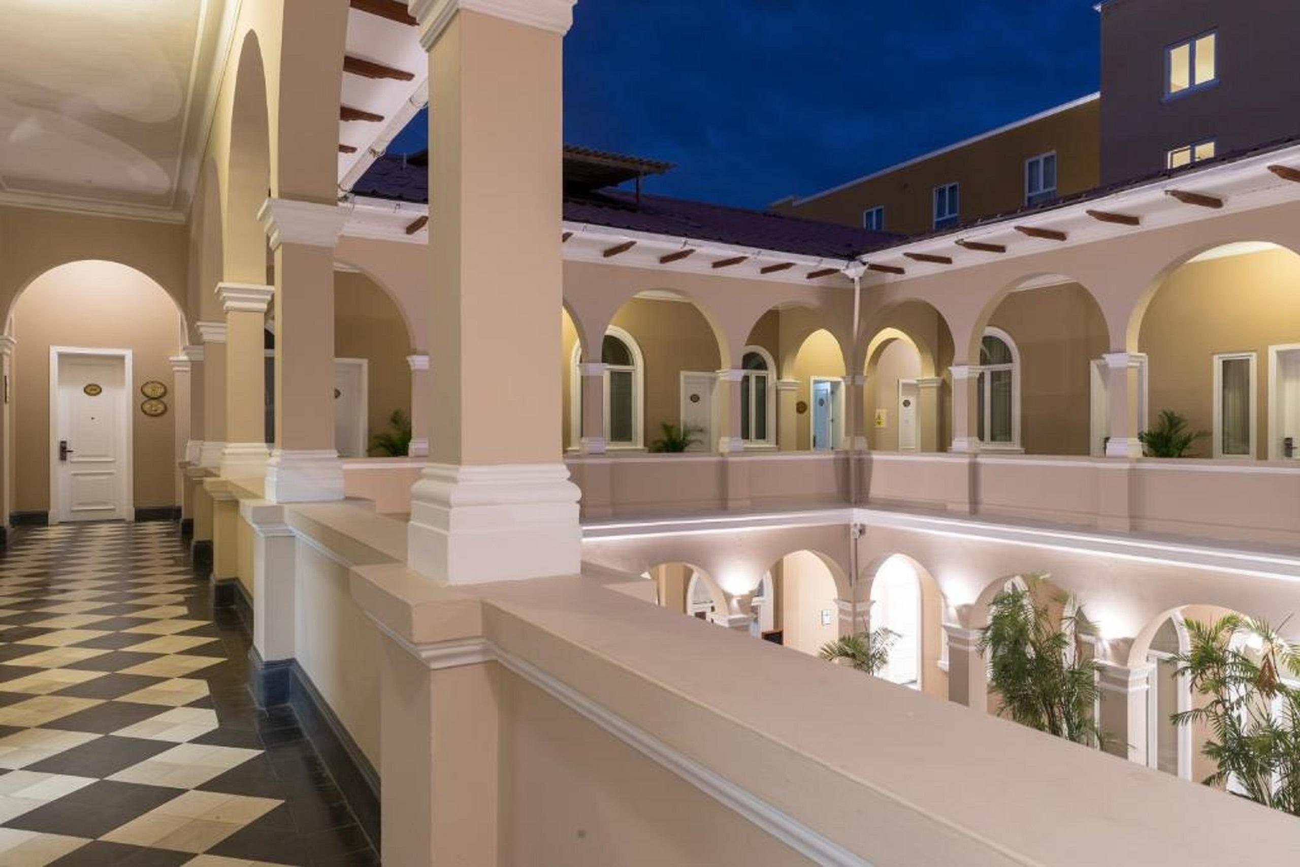 Lp Los Portales Hotel Piura Bagian luar foto