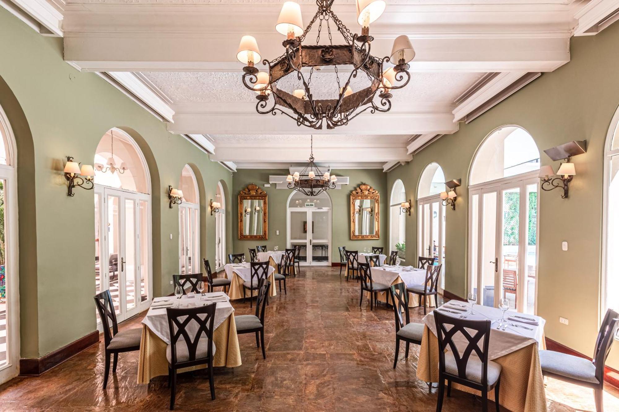 Lp Los Portales Hotel Piura Bagian luar foto