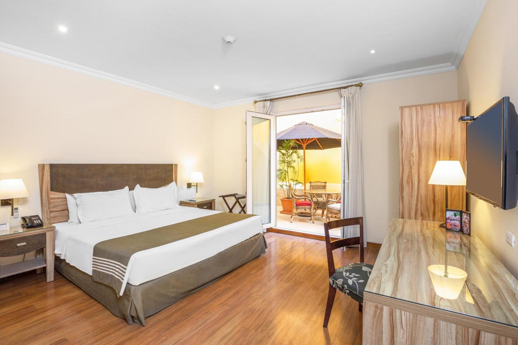 Lp Los Portales Hotel Piura Bagian luar foto