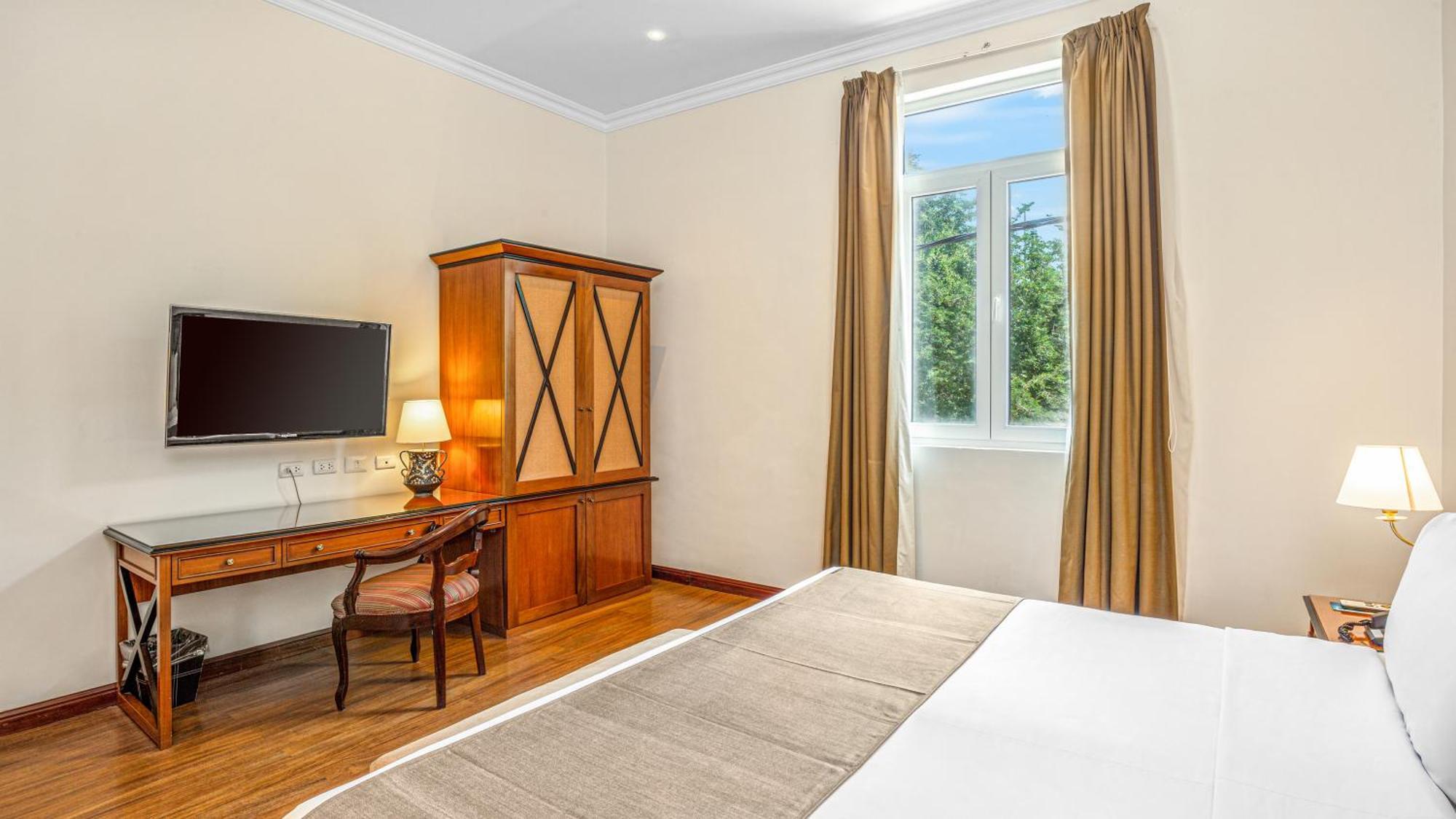 Lp Los Portales Hotel Piura Bagian luar foto