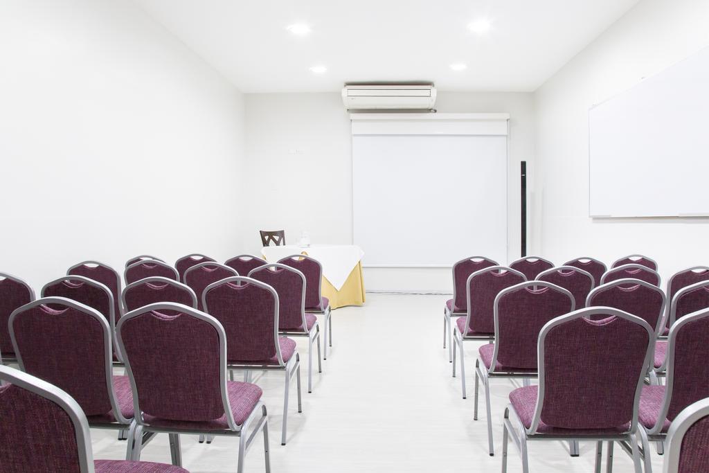 Lp Los Portales Hotel Piura Bagian luar foto